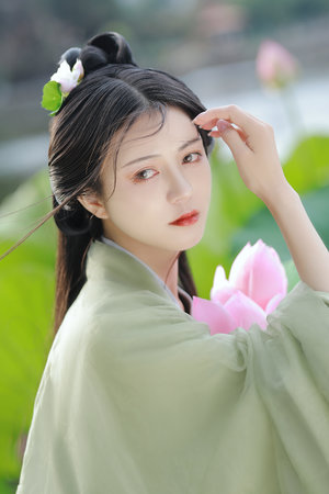 上海花千坊的梦幻传说：解开纷乱的心结 - 上海龙凤花千坊